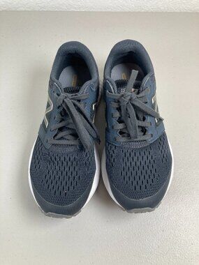 New Balance 520 V5 Women's Gray tennis Sz 7 Great Condition